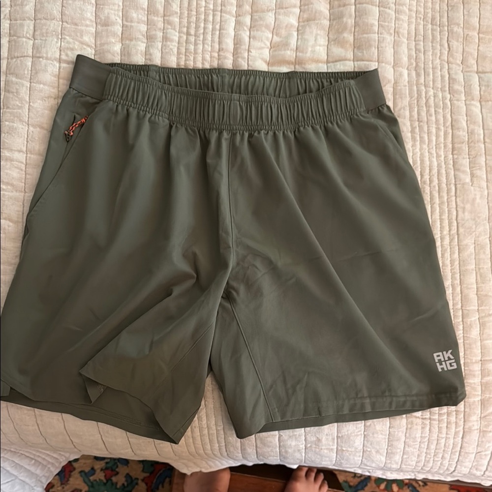 Duluth Trading Co Green Athletic Shorts Elastic Waist Quick-Dry